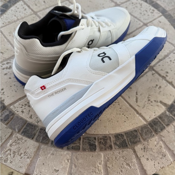 ON Rogers Pro Tennis shoes. Size Women 9 - Picture 5 of 7